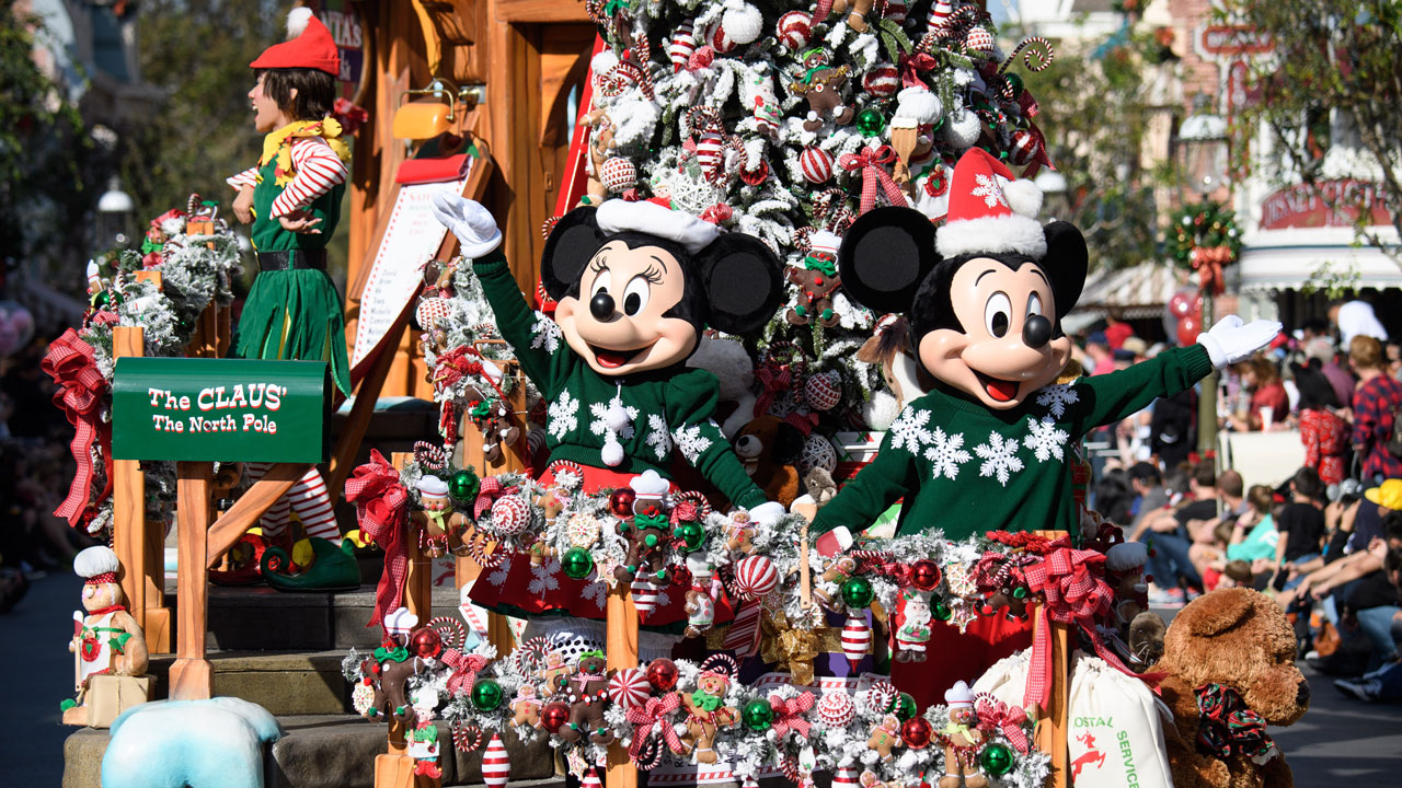 Featured image for “Looking Ahead: Sights, Sounds and Flavors of the Holidays at the Disneyland Resort”