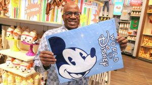 Featured image for “Reusable Shopping Bags Introduced at Disneyland Resort and Walt Disney World Resort”