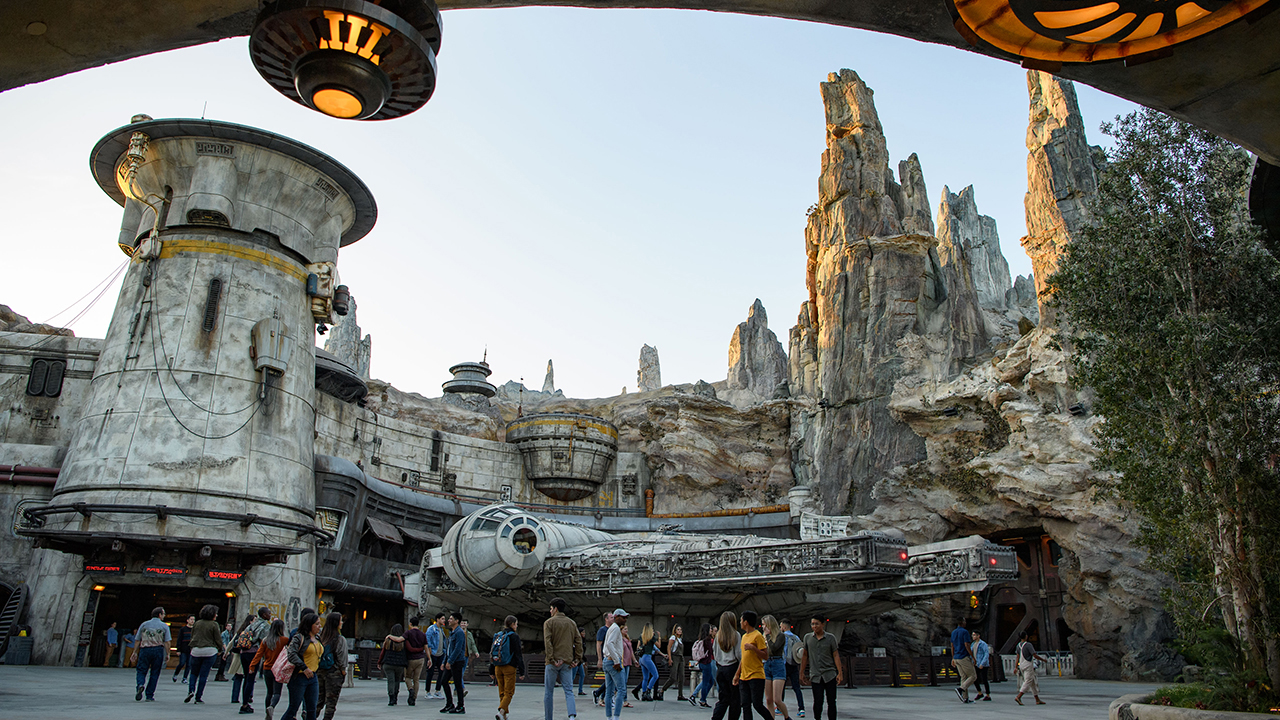 Featured image for “Step Inside Star Wars: Galaxy’s Edge at DisneylandPark”