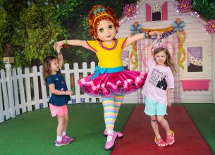 Featured image for “‘Fantastique’ Ways To Experience Disney Junior’s ‘Fancy Nancy’at Disney’s Hollywood Studios Includes New Merchandise, Breakfast-Time Fun”