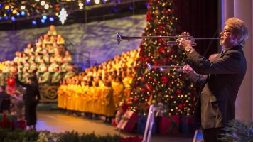 Featured image for “New ‘Candlelight Processional’ Star Sightings, and more set for Epcot International Festival of the Holidays Nov. 29-Dec. 30”
