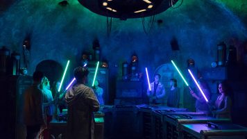 Featured image for “Seven Experiences that Every Young Adult will Love Inside Star Wars: Galaxy’s Edge”