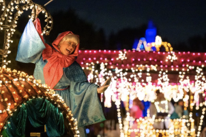 Featured image for “Nighttime Spectaculars Make Magical Return to Disneyland Resort, with 50th Anniversary Celebration of the ‘Main Street Electrical Parade’”