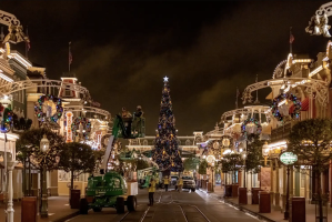 Featured image for “Holidays Have Officially Begun at Walt Disney World Resort”
