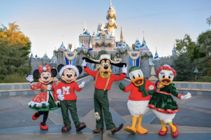 Featured image for “Disneyland Resort Rings in the Holiday Season with Returning Entertainment and Festive Traditions, Nov. 11, 2022-Jan. 8, 2023”