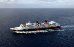 Featured image for “Disney Cruise Line Earns Port of Vancouver’s Blue Circle Award for Environmental Stewardship”