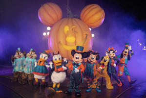 Featured image for “Disneyland Resort Welcomes Fall with Halloween Time and Plaza de la Familia, Beginning Sept. 1, 2023”